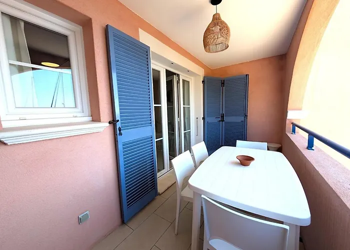 At Marina 公寓 萨里索伦札拉